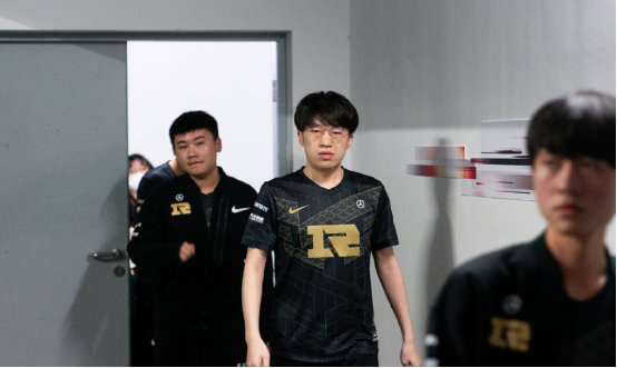 失利告终 失利告终